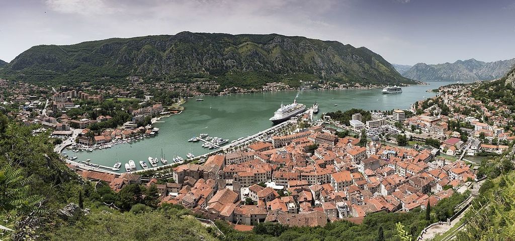 1_kotor_montenegro_panorama_2016.jpg