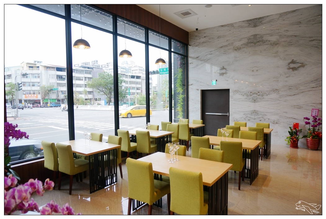 台中便宜親子飯店|愛麗絲國際大飯店 Aeris Hotel 最新台中商務飯店 台中親子住宿便宜飯店～
