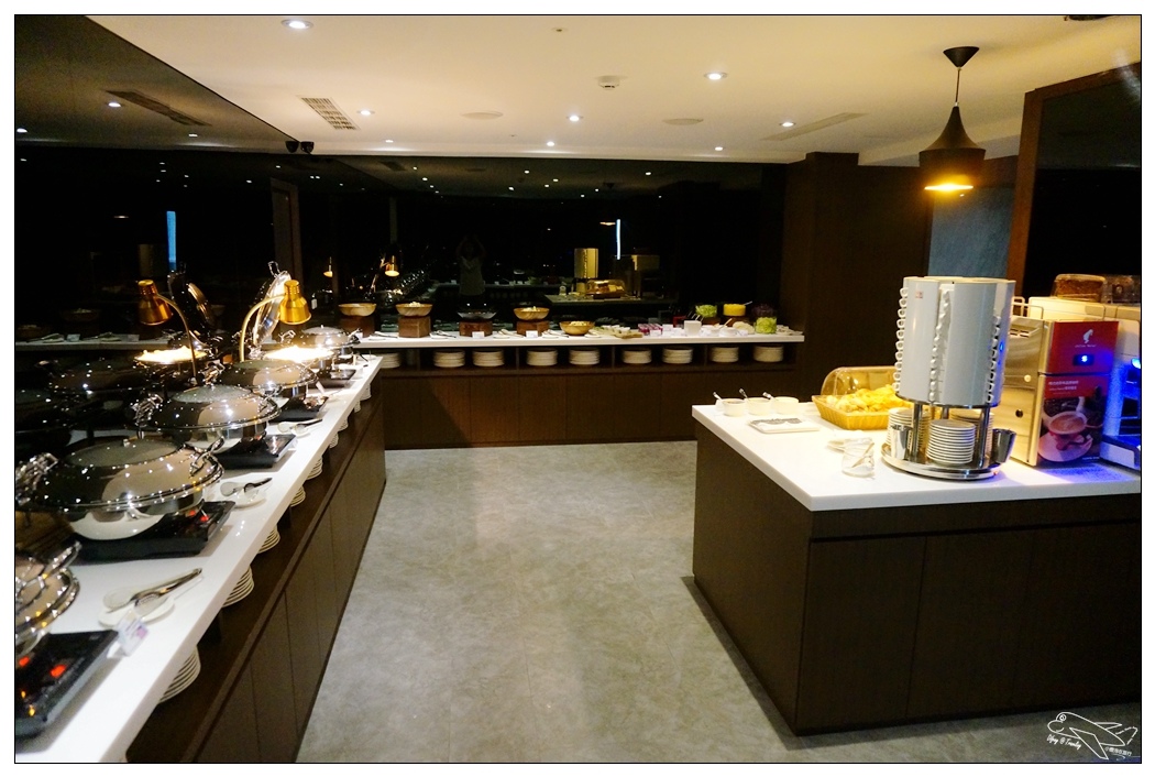 台中便宜親子飯店|愛麗絲國際大飯店 Aeris Hotel 最新台中商務飯店 台中親子住宿便宜飯店～
