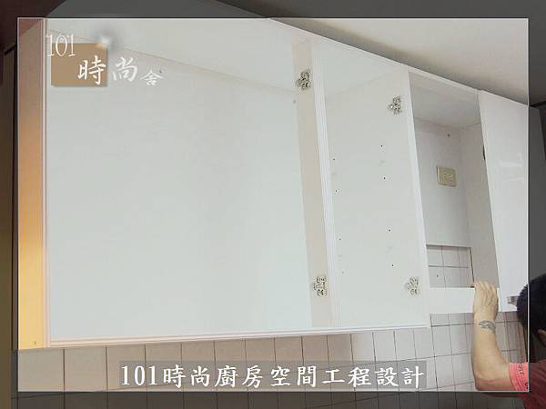 @ 廚具工廠直營 不鏽鋼檯面一字型廚房 作品-台北市內湖王公館-水晶門板+不鏽鋼桶身+一般把手+不鏽鋼檯面+林內牌隱藏式排油機RH8127+林內玻璃檯面爐RB-26GF+ BOSCH牌半崁式洗碗機：SMI53D02TC-(36).jpg