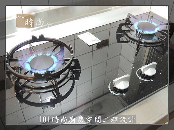 @ 廚具工廠直營 不鏽鋼檯面一字型廚房 作品-台北市內湖王公館-水晶門板+不鏽鋼桶身+一般把手+不鏽鋼檯面+林內牌隱藏式排油機RH8127+林內玻璃檯面爐RB-26GF+ BOSCH牌半崁式洗碗機:SMI53D02TC-(49).jpg @ 廚具工廠直營 不鏽鋼檯面一字型廚房 作品-台北市內湖王公館-水晶門板+不鏽鋼桶身+一般把手+不鏽鋼檯面+林內牌隱藏式排油機RH8127+林內玻璃檯面爐RB-26GF+ BOSCH牌半崁式洗碗機:SMI53D02TC-(49).jpg