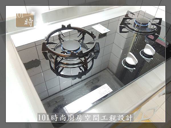 @ 廚具工廠直營 不鏽鋼檯面一字型廚房 作品-台北市內湖王公館-水晶門板+不鏽鋼桶身+一般把手+不鏽鋼檯面+林內牌隱藏式排油機RH8127+林內玻璃檯面爐RB-26GF+ BOSCH牌半崁式洗碗機:SMI53D02TC-(53).jpg @ 廚具工廠直營 不鏽鋼檯面一字型廚房 作品-台北市內湖王公館-水晶門板+不鏽鋼桶身+一般把手+不鏽鋼檯面+林內牌隱藏式排油機RH8127+林內玻璃檯面爐RB-26GF+ BOSCH牌半崁式洗碗機:SMI53D02TC-(53).jpg