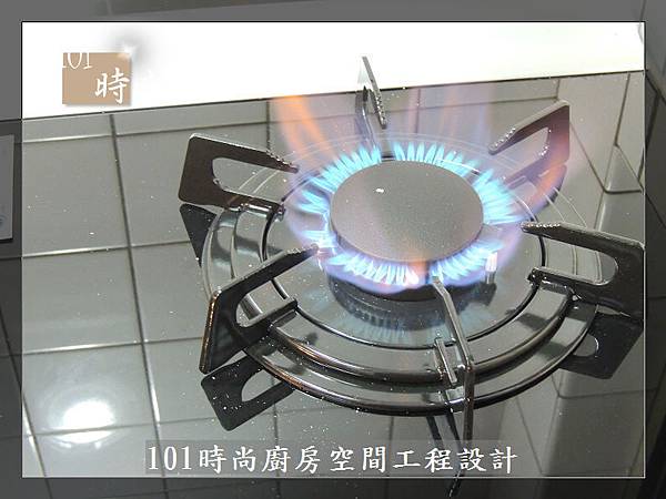 @ 廚具工廠直營 不鏽鋼檯面一字型廚房 作品-台北市內湖王公館-水晶門板+不鏽鋼桶身+一般把手+不鏽鋼檯面+林內牌隱藏式排油機RH8127+林內玻璃檯面爐RB-26GF+ BOSCH牌半崁式洗碗機:SMI53D02TC-(48).jpg @ 廚具工廠直營 不鏽鋼檯面一字型廚房 作品-台北市內湖王公館-水晶門板+不鏽鋼桶身+一般把手+不鏽鋼檯面+林內牌隱藏式排油機RH8127+林內玻璃檯面爐RB-26GF+ BOSCH牌半崁式洗碗機:SMI53D02TC-(48).jpg