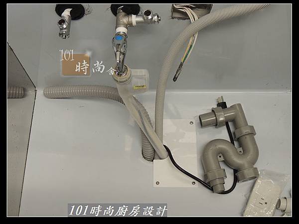 @二字型廚房設計 不鏽鋼檯面+中島櫃 廚具工廠直營 作品分享：政大二街(21).jpg