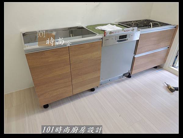 @二字型廚房設計 不鏽鋼檯面+中島櫃 廚具工廠直營 作品分享：政大二街(19).jpg