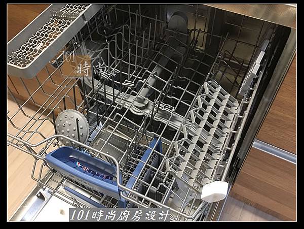 @二字型廚房設計 不鏽鋼檯面+中島櫃 廚具工廠直營 作品分享：政大二街(148).jpg