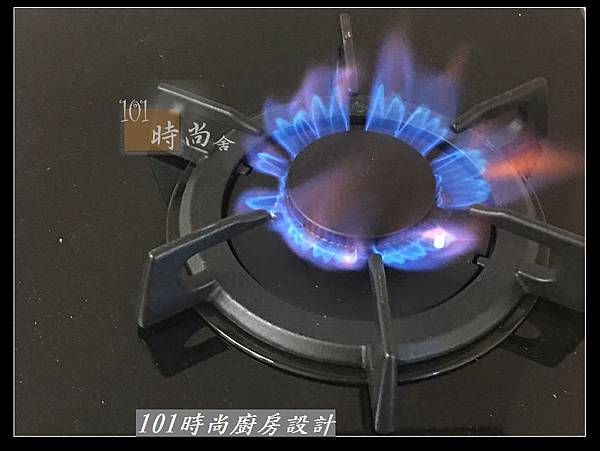 @二字型廚房設計 不鏽鋼檯面+中島櫃 廚具工廠直營 作品分享：政大二街(156).jpg