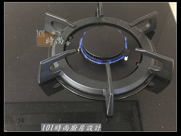 @二字型廚房設計 不鏽鋼檯面+中島櫃 廚具工廠直營 作品分享：政大二街(160).jpg