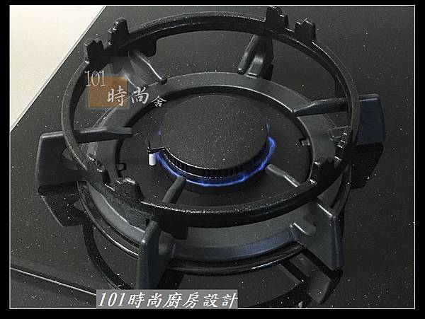 @二字型廚房設計 不鏽鋼檯面+中島櫃 廚具工廠直營 作品分享：政大二街(158).jpg