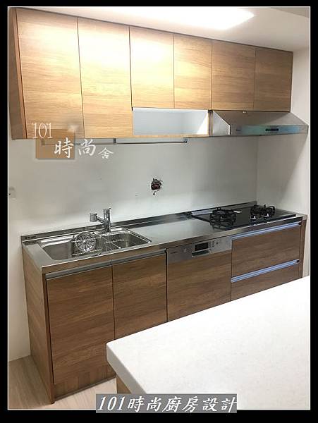@二字型廚房設計 不鏽鋼檯面+中島櫃 廚具工廠直營 作品分享：政大二街(172).jpg