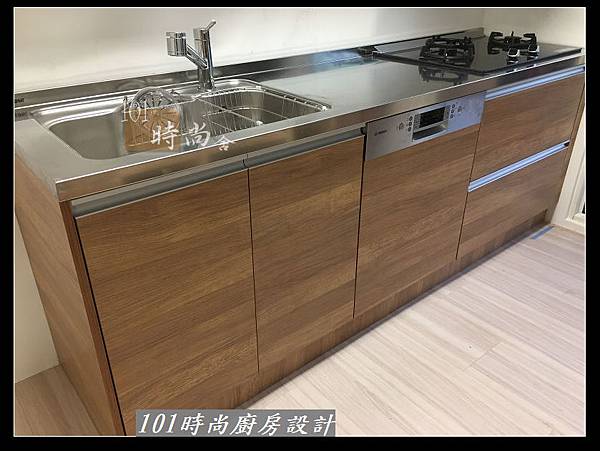 @二字型廚房設計 不鏽鋼檯面+中島櫃 廚具工廠直營 作品分享：政大二街(173).jpg