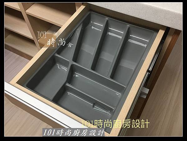 @二字型廚房設計 不鏽鋼檯面+中島櫃 廚具工廠直營 作品分享：政大二街(204).jpg