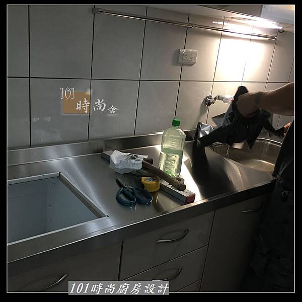 @不鏽鋼檯面 一字廚房設計作品分享：中和黃公館(41).JPG