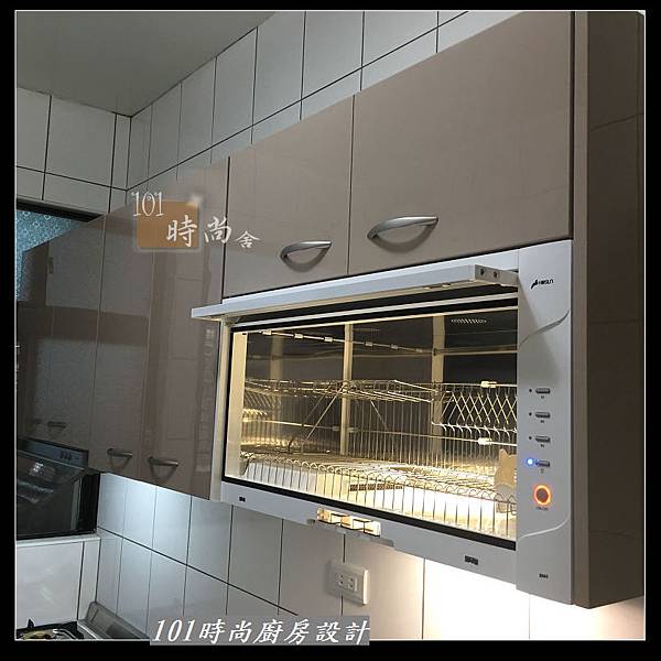 @不鏽鋼檯面 一字廚房設計作品分享：中和黃公館(65).JPG