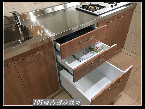 @不鏽鋼檯面廚房設計一字型作品-萬大路張公館(47).JPG