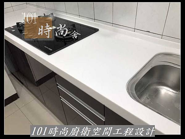 @推薦廚具工廠 廚具工廠推荐 101時尚廚具 台北 八里 桃園 中壢 新竹 -五面結晶門板+櫻花二機-作品分享萬華蔡公館(90).jpg