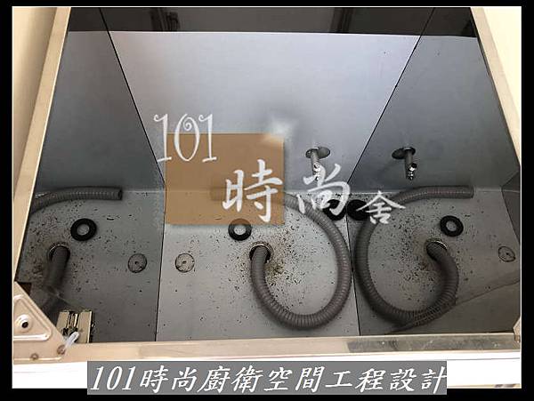 @美耐板門板 矽鋼石、人造石、石英石檯面廚具規劃 台北廚具工廠推荐-101時尚廚具 台北 八里 桃園 中壢 新竹 宜蘭 作品-板橋漢生西路(10)-人造石檯面.jpg