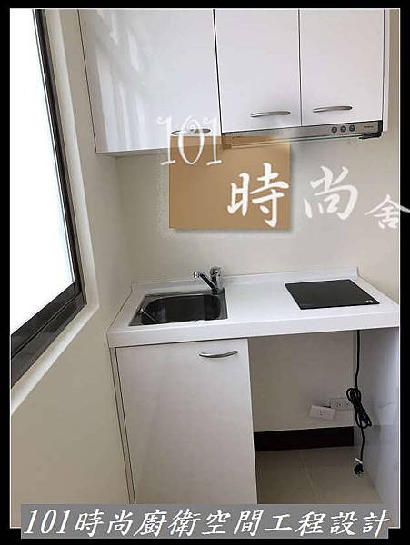 @美耐板門板 矽鋼石、人造石、石英石檯面廚具規劃 台北廚具工廠推荐-101時尚廚具 台北 八里 桃園 中壢 新竹 宜蘭 作品-板橋漢生西路(42)-人造石檯面.jpg