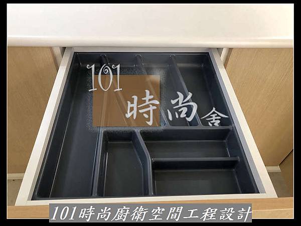 @美耐板檯面 矽鋼石、人造石、石英石檯面廚具規劃 台北廚具工廠推荐-101時尚廚具 台北 八里 桃園 中壢 新竹 宜蘭 作品-新北市板橋金門街(31)-美耐板檯面門板.jpg @美耐板檯面 矽鋼石、人造石、石英石檯面廚具規劃 台北廚具工廠推荐-101時尚廚具 台北 八里 桃園 中壢 新竹 宜蘭 作品-新北市板橋金門街(31)-美耐板檯面門板.jpg