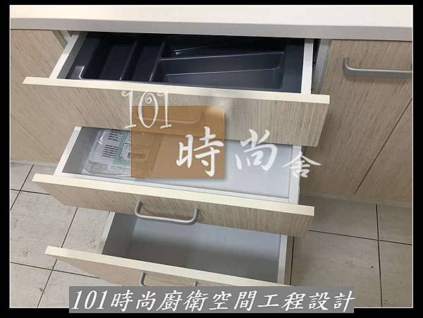 @美耐板門板 新北廚具工廠 廚具工廠推荐 101時尚廚具 台北 八里 桃園 中壢 新竹 -美耐板門板+櫻花3機-作品分享板橋民族路(23).jpg