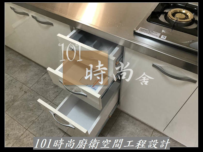 @不鏽鋼檯面 廚具 台北市廚具工廠直營 推薦廚具工廠 廚具推薦2021 北市廚具工廠推荐-101時尚廚具 台北 八里 桃園 中壢 新竹 宜蘭  系統廚具工廠直營 作品分享-台北市紹興北路(47).jpg