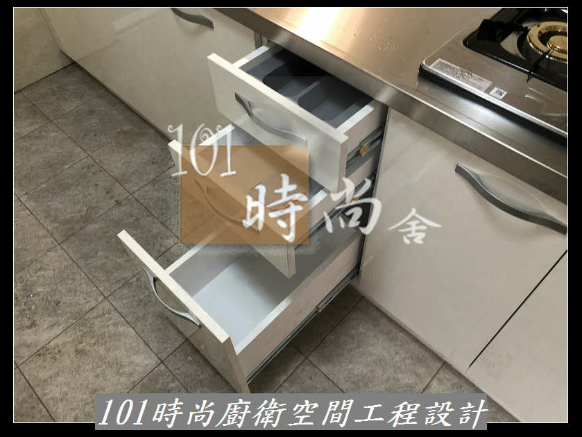 @不鏽鋼檯面 廚具 台北市廚具工廠直營 推薦廚具工廠 廚具推薦2021 北市廚具工廠推荐-101時尚廚具 台北 八里 桃園 中壢 新竹 宜蘭  系統廚具工廠直營 作品分享-台北市紹興北路(49).jpg