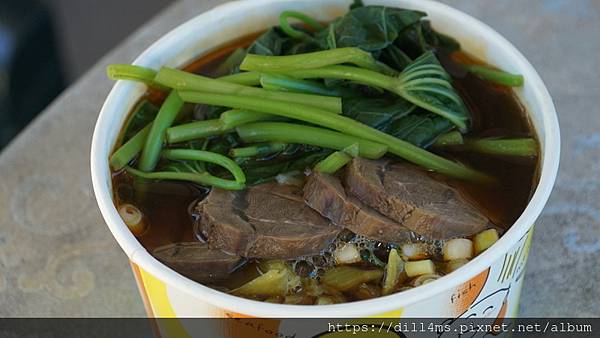 (簡單的牛肉麵,別小看,其實不便宜)