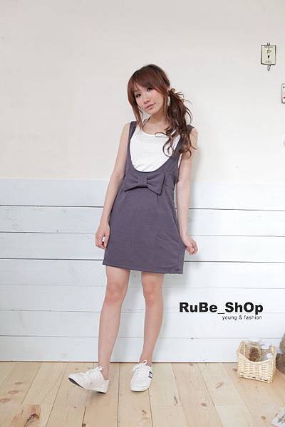 RuBe Shop，蝴蝶結素面圓弧造型吊帶連身背心裙，鐵灰色