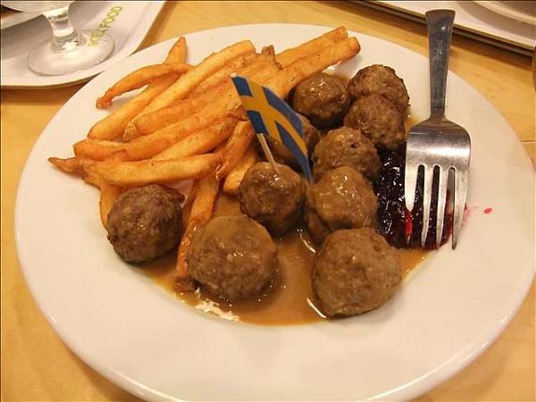 我上次好像腸胃炎一好也是來吃ＩＫＥＡ