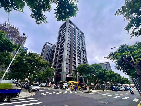 LINE_ALBUM_AI園區勝利國中遠百商圈公園一號兩房視野戶_251015_3.jpg LINE_ALBUM_AI園區勝利國中遠百商圈公園一號兩房視野戶_251015_3.jpg