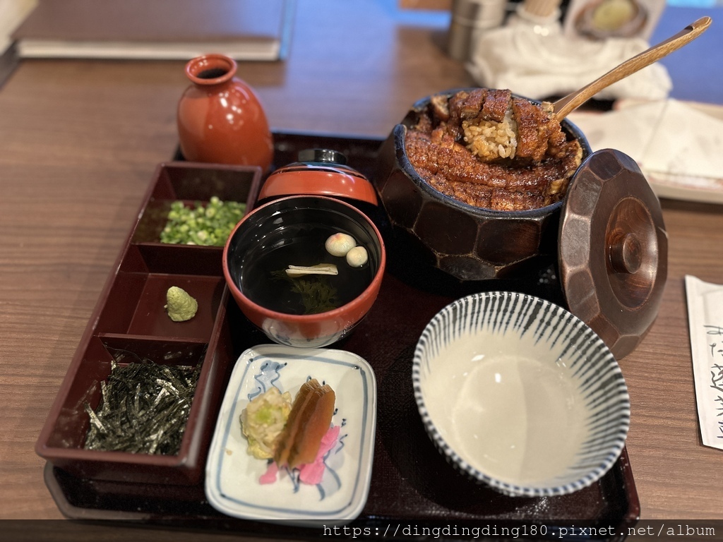 日本。名古屋市。熱田蓬萊軒總店。鰻魚三吃至高殿堂 日本。名古屋市。熱田蓬萊軒總店。鰻魚三吃至高殿堂