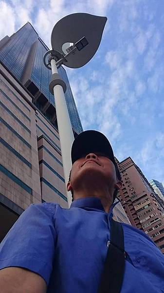 八五大樓街燈下遠眺.jpg 八五大樓街燈下遠眺.jpg