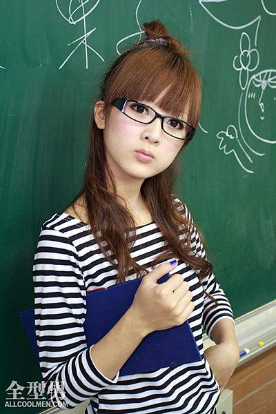 glasses-01.jpg glasses-01.jpg
