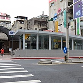 台北捷運, 綠線, 松山線, 松山站, 2號出口