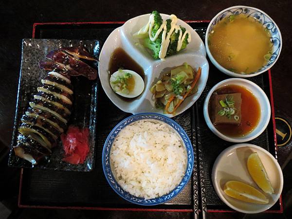 烤丸 日式燒烤酒場, 菜色, 鹽烤中卷定食