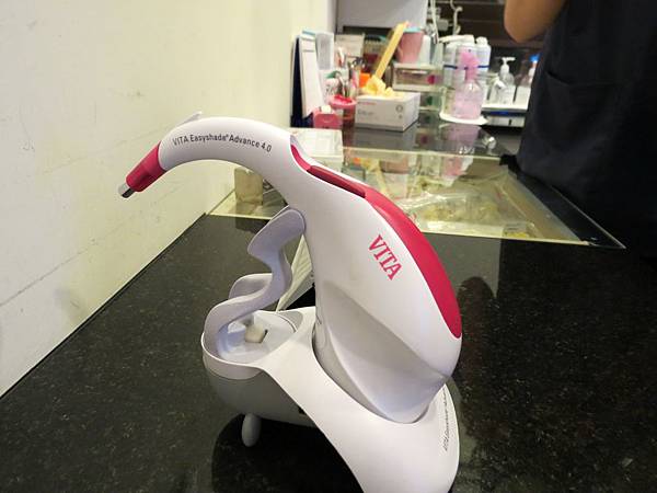 悅庭牙醫診所, 牙齒比色 悅庭牙醫診所, 牙齒比色