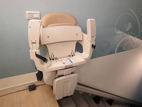 悅庭牙醫診所, 升降椅 悅庭牙醫診所, 升降椅