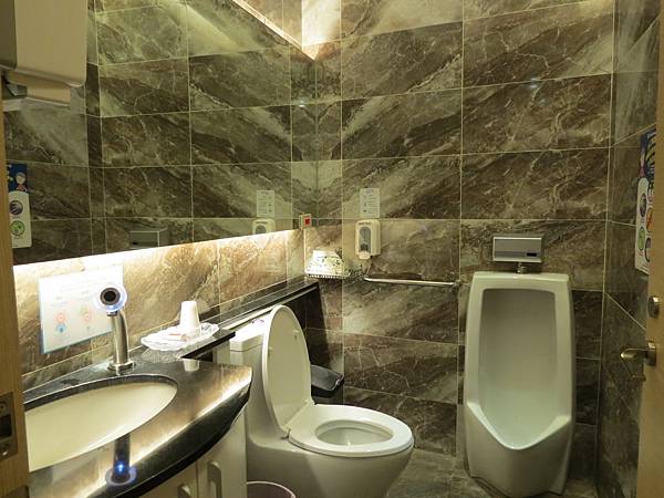 悅庭牙醫診所, 廁所 悅庭牙醫診所, 廁所