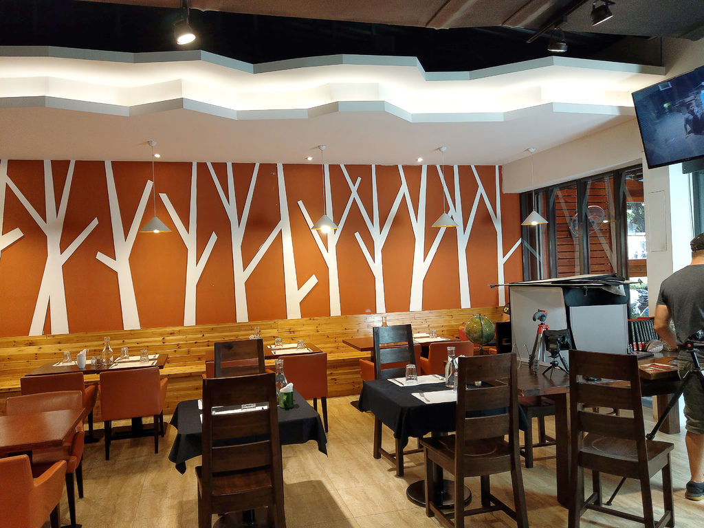 36781719_1925079240870011_8059774927177252864_n (1).jpg