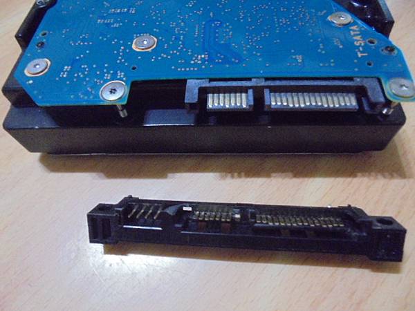 【讀取正確】三家品牌2TB/4TB硬碟九顆3.5吋裸碟裝在 【讀取正確】三家品牌2TB/4TB硬碟九顆3.5吋裸碟裝在