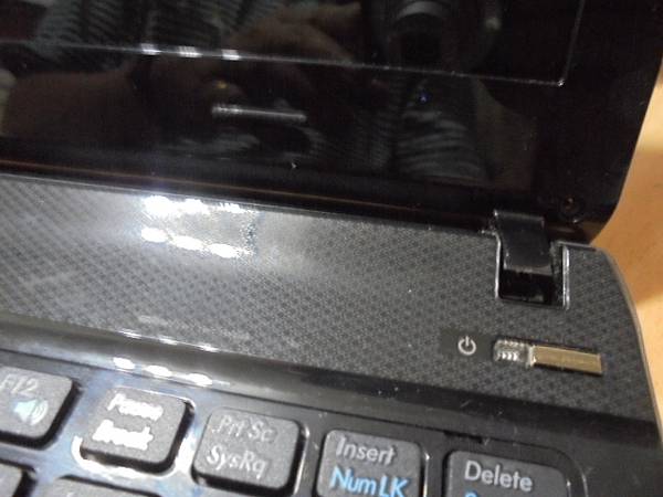 【水柱噴灑】ASUS華碩U31S筆記型電腦無人在家時突然冒