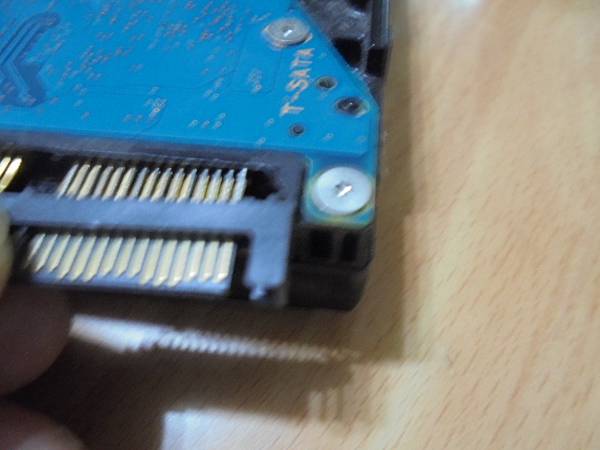 【折斷接口】三個品牌2TB/4TB硬碟九顆3.5吋裸碟裝在