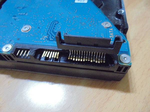 【SATA接座】三個品牌2TB/4TB硬碟九顆3.5吋裸碟