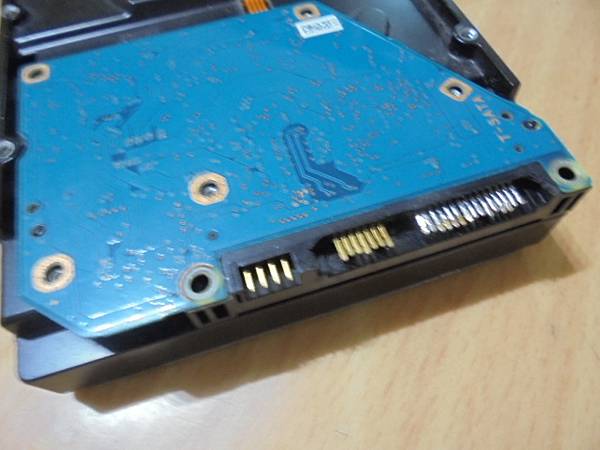 【SATA接座】三個品牌2TB/4TB硬碟九顆3.5吋裸碟