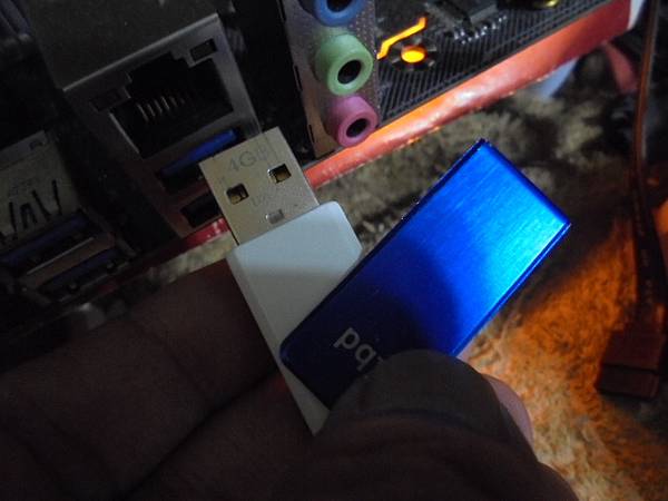 【判定問題】PQI勁永U2624GB隨身碟插在電腦讀取使用