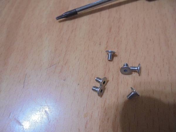 【讀取正確】三家品牌2TB/4TB硬碟九顆3.5吋裸碟裝在