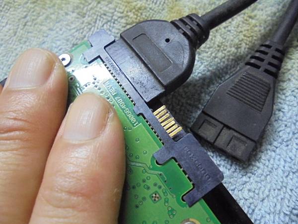 【逐一更換】三家品牌2TB/4TB硬碟九顆3.5吋裸碟裝在