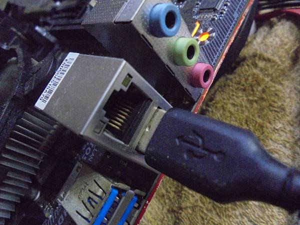 【讀取正確】三家品牌2TB/4TB硬碟九顆3.5吋裸碟裝在