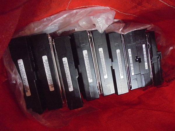 【讀取正確】三家品牌2TB/4TB硬碟九顆3.5吋裸碟裝在