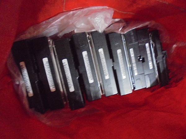 【讀取正確】三家品牌2TB/4TB硬碟九顆3.5吋裸碟裝在